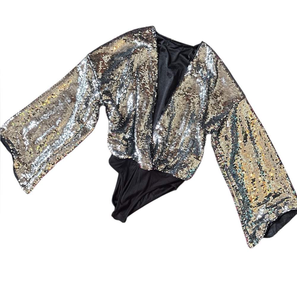 Silver long sleeve deep V neck silver sequin bodysuit size small